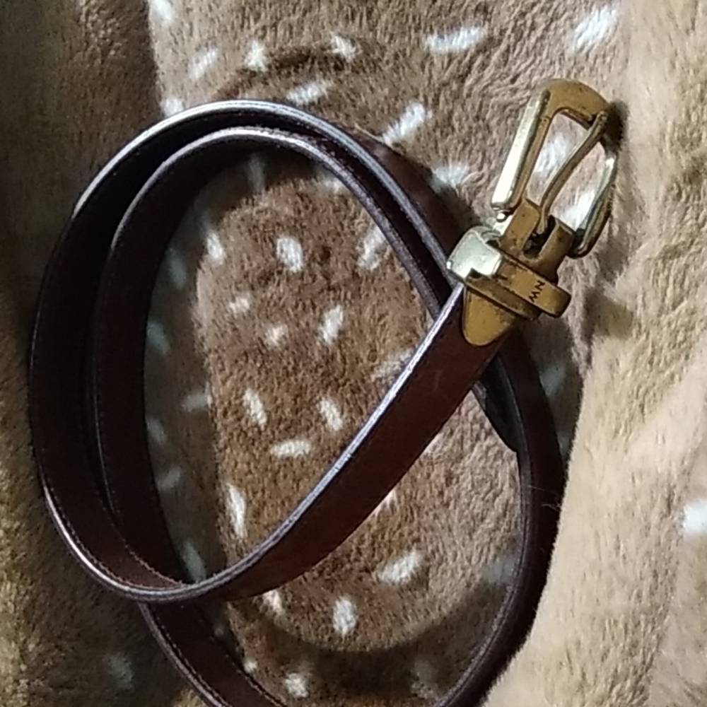 Women Nine West Italian bridle leather brown belt.